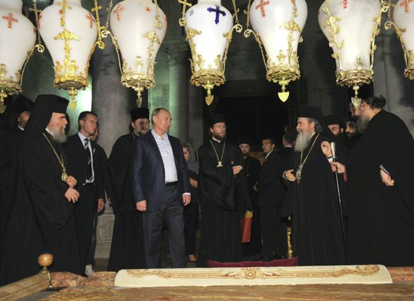 Vladimir Putin Visits Church of the Holy Sepulcher Vladimir Putin Visits Church of the Holy Sepulcher - Sputnik International