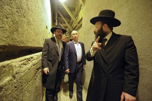 Vladimir Putin Visits Church of the Holy Sepulcher Vladimir Putin Visits Church of the Holy Sepulcher - Sputnik International