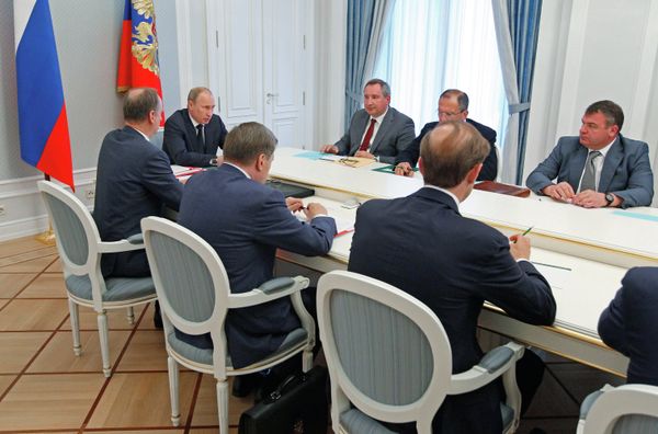 Vladimir Putin  at a meeting of the Commission on Military-Technical Cooperation - Sputnik International