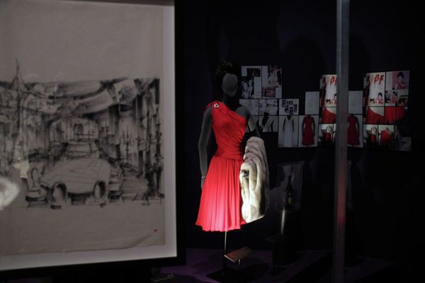 Clothes and Accessories of 007 and His Women at London Exhibition  - Sputnik International