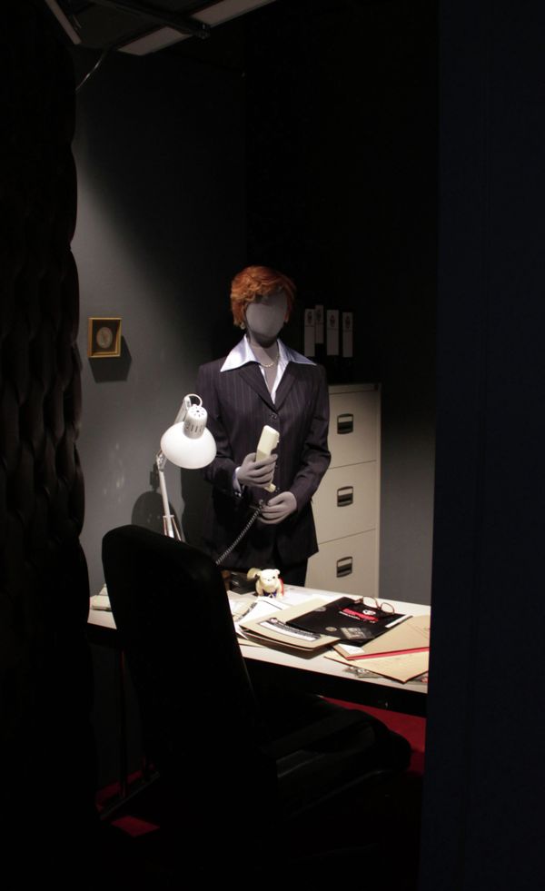 Clothes and Accessories of 007 and His Women at London Exhibition  - Sputnik International