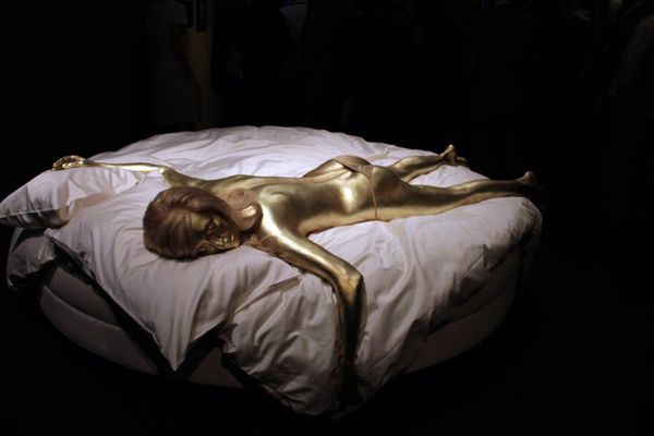 Clothes and Accessories of 007 and His Women at London Exhibition  - Sputnik International