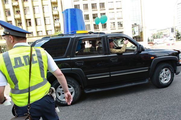 Blue Buckets Denied Registration Amidst Pressure Claims     - Sputnik International