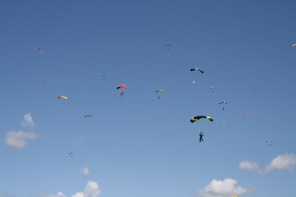 Skydivers: Born to Fly Skydivers: Born to Fly - Sputnik International