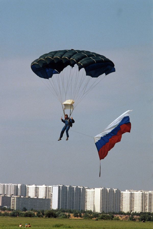 Skydivers: Born to Fly Skydivers: Born to Fly - Sputnik International