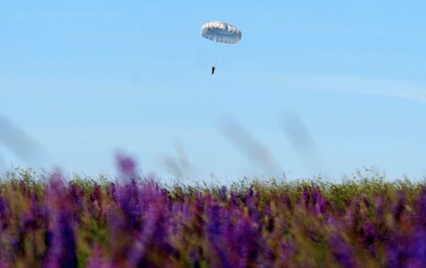 Skydivers: Born to Fly Skydivers: Born to Fly - Sputnik International