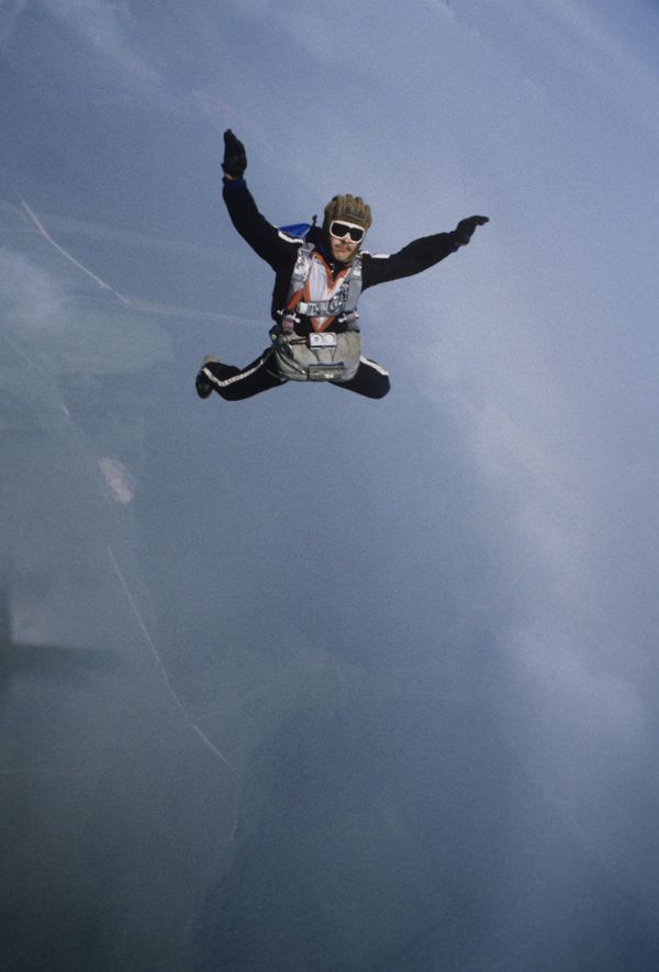 Skydivers: Born to Fly Skydivers: Born to Fly - Sputnik International