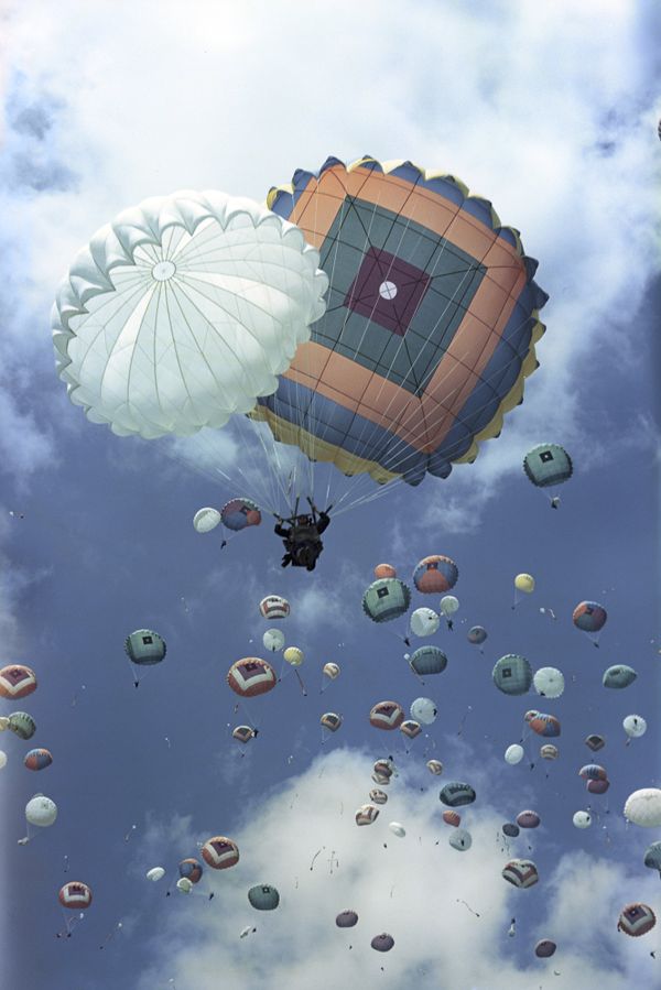 Skydivers: Born to Fly Skydivers: Born to Fly - Sputnik International