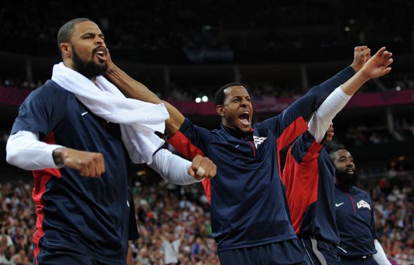The United States swept into the men’s Olympic basketball final Friday with another blowout victory - Sputnik International