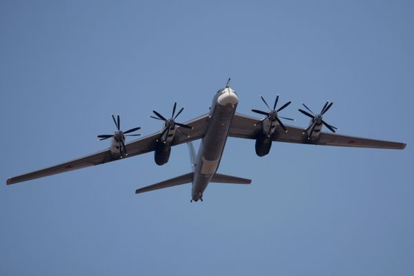 Russia Readies Strategic Bombers in Snap Far East Military Drills - Sputnik International