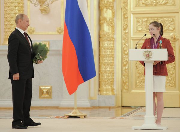 President bestows state awards on Russian Olympic medalists at the Grand Kremlin Palace President bestows state awards on Russian Olympic medalists at the Grand Kremlin Palace - Sputnik International