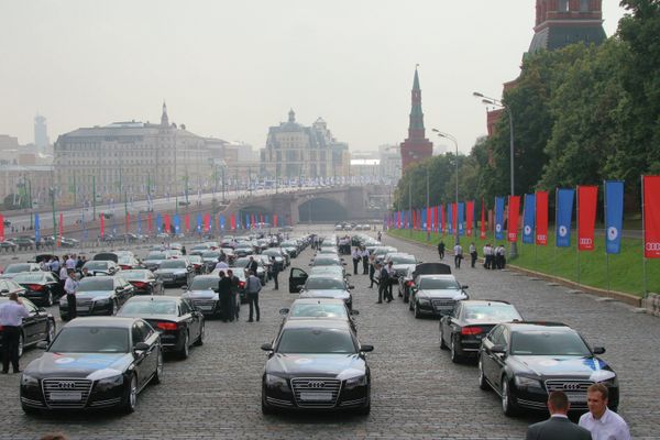 Russia’smedal-winning Olympic athletes received cars after being given state honors by President Vladimir Putin - Sputnik International