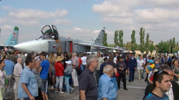 Russian Falcons Perform Aerobatics in Voronezh  - Sputnik International