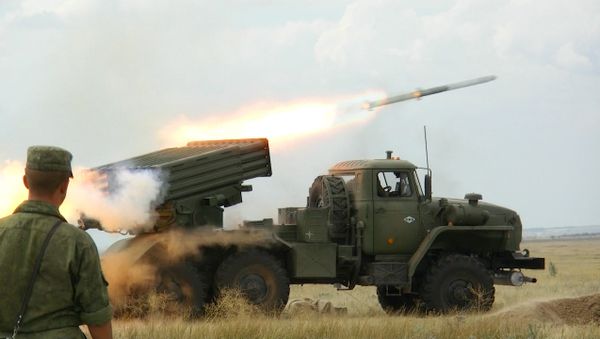 Firing the new Tornado-G salvo rocket system: Footage from the firing range - Sputnik International
