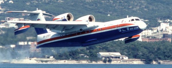 Beriev Be-200 amphibious firefighting aircraft - Sputnik International