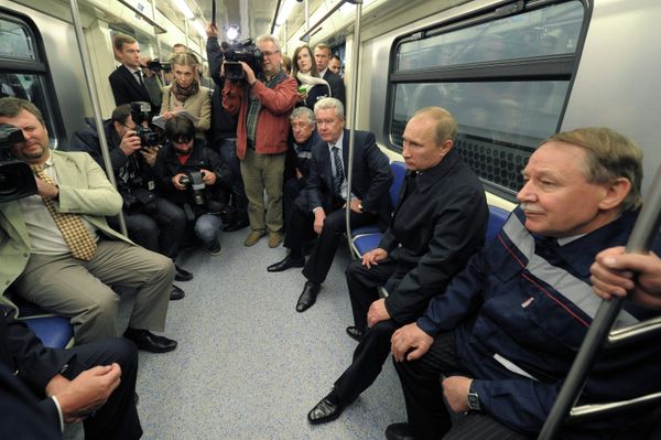 Putin Unveils New Moscow Subway Station - Sputnik International