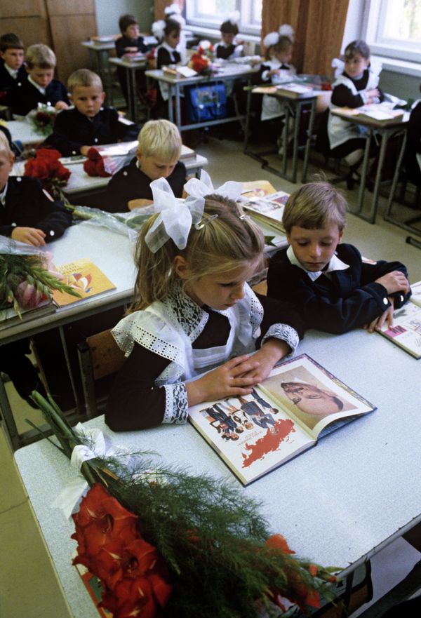 Back to School or How Moscow School Students Changed in the Past 50 Years Back to School or How Moscow School Students Changed in the Past 50 Years - Sputnik International