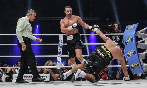 Klitschko Stops Charr to Retain WBC Title Klitschko Stops Charr to Retain WBC Title - Sputnik International