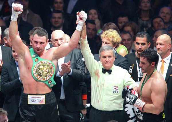 Klitschko Stops Charr to Retain WBC Title Klitschko Stops Charr to Retain WBC Title - Sputnik International