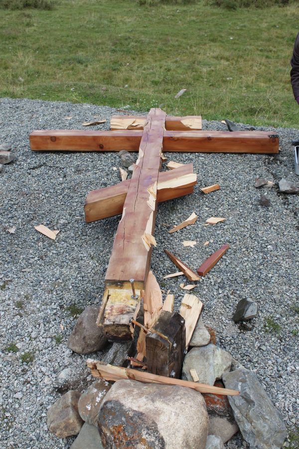 Five other crosses were vandalized across Russia in late August and early September Five other crosses were vandalized across Russia in late August and early September - Sputnik International