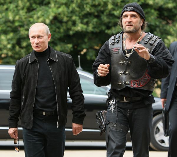 Putin Rides with the Night Wolves - Sputnik International