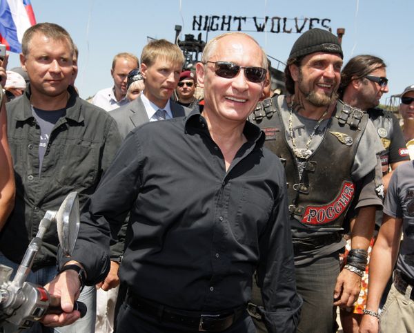 Putin Rides with the Night Wolves - Sputnik International
