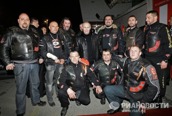 Putin Rides with the Night Wolves - Sputnik International