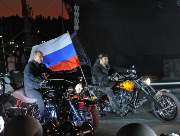Russian President Vladimir Putin  is known for his support to Night Wolves. - Sputnik International