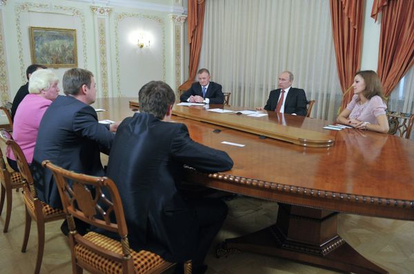 Putin meeting local residents from Russia's Ryazan Region Putin meeting local residents from Russia's Ryazan Region - Sputnik International