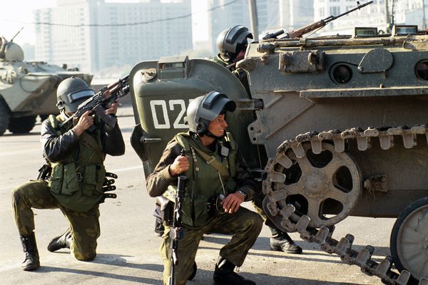 Tanks on Moscow’s Streets During October 1993 Revolt  - Sputnik International