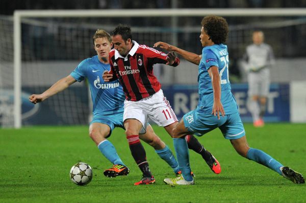 Zenit’s Witsel (R) Curses Luck in Milan Defeat - Sputnik International