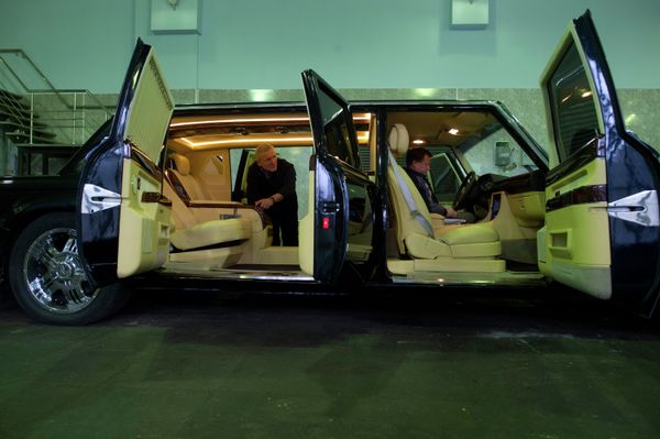 New ZIL Limousines Ready to Hit the Road New ZIL Limousines Ready to Hit the Road - Sputnik International
