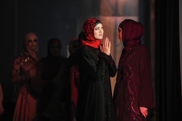 Grozny Fashion: Traditional Style and Vivid Garments - Sputnik International