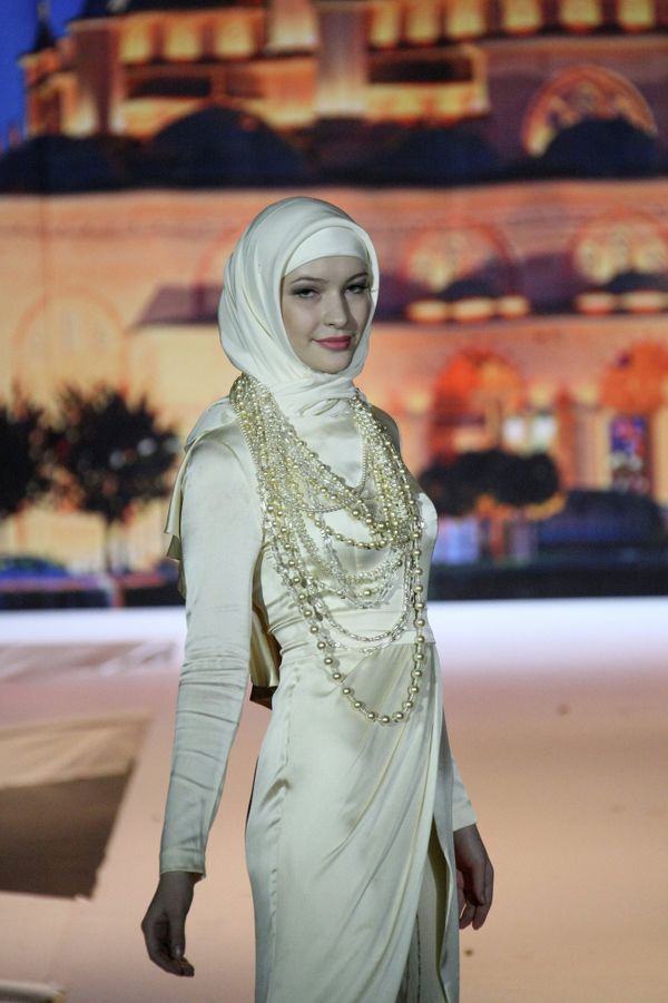 Grozny Fashion: Traditional Style and Vivid Garments - Sputnik International