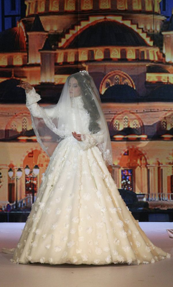 Grozny Fashion: Traditional Style and Vivid Garments - Sputnik International