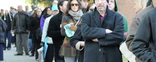 Some US voters waited for hours to cast their ballots due to long lines and defective voting machines at polling stations. - Sputnik International
