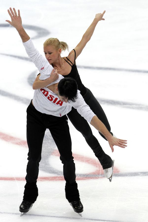 Volosozhar and Trankov Win Cup of Russia Pairs        - Sputnik International