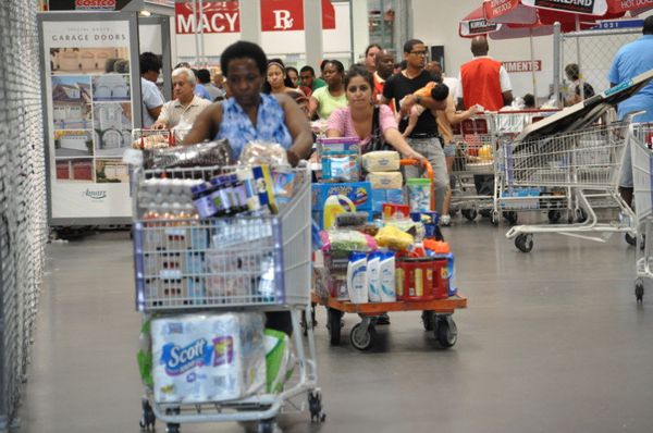 Black Friday – the day after Thanksgiving – has long been called the single “busiest shopping day of the year” in the United States - Sputnik International