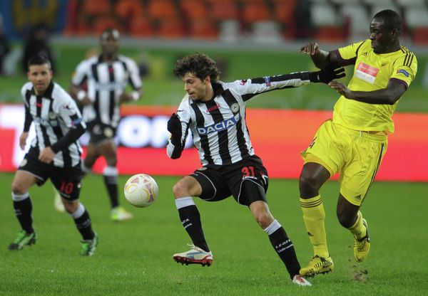 Samba Heads Anzhi Into Knockout Stages         - Sputnik International