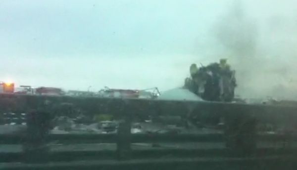 Russian Airliner Overshoots Runway, Catches Fire - Sputnik International