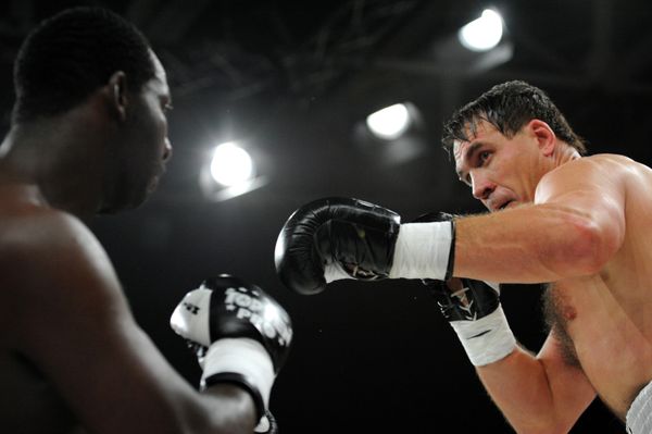 Maskaev Stops Beck in Comeback Bout         - Sputnik International