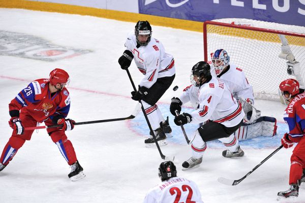 Russia Edges Past Switzerland into Semis - Sputnik International