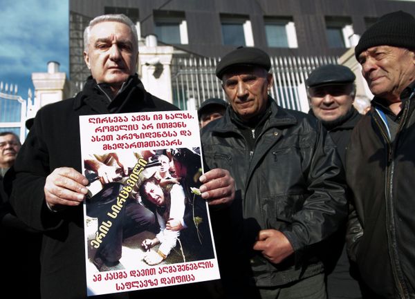 Protesters in Georgia demand Saakashvili resignation - Sputnik International