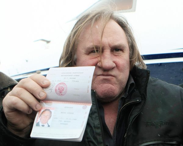 French Icon Gerard Depardieu Receives Russian Passport, Visits Mordovia - Sputnik International