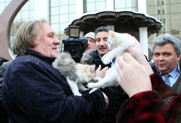 French Icon Gerard Depardieu Receives Russian Passport, Visits Mordovia - Sputnik International