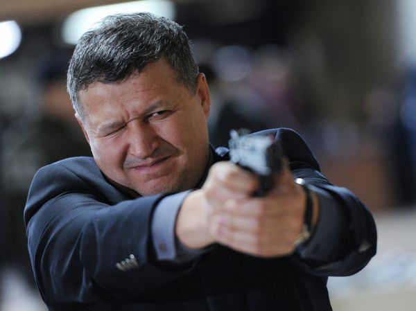 Russian Lawmakers Compete in Target Shooting       - Sputnik International