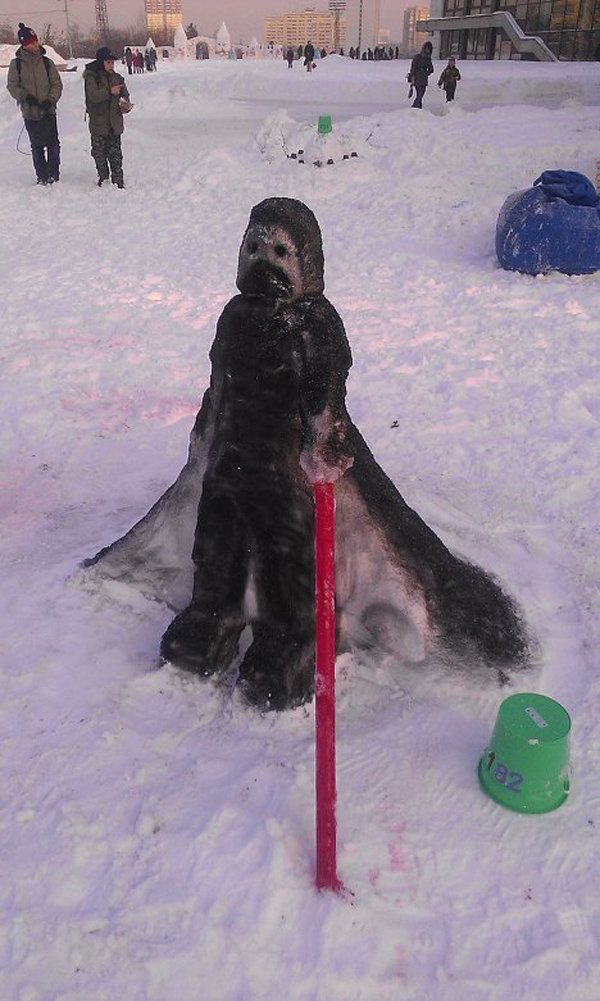 Snow Superman and Darth Vader: Designer Snowmen Battle in Moscow - Sputnik International