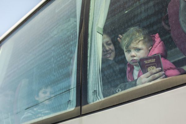 Russia Evacuates its Nationals from Syria - Sputnik International
