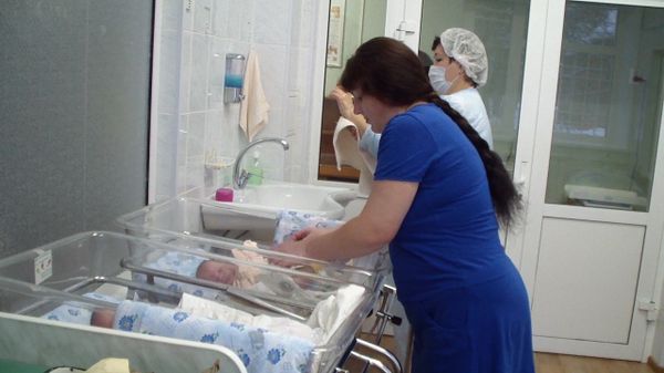 Siberian Surgeons Successfully Separate Conjoined Twins - Sputnik International