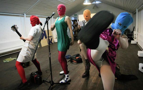 Migration Officials Disrupt Pussy Riot Play in Moscow - Sputnik International